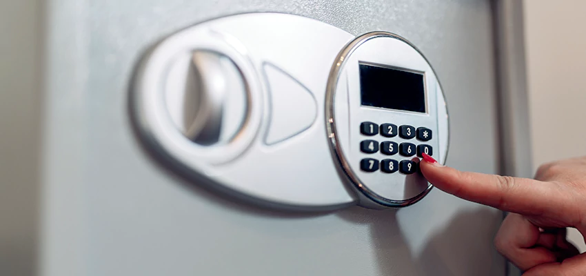 Jewelry Safe Cracking in Artesia, California