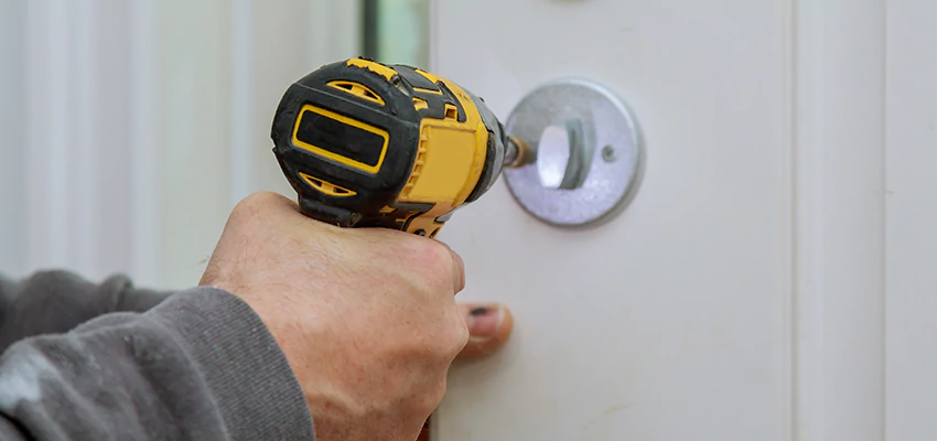 Street Locksmith For Smart Lock Repair in Artesia, CA