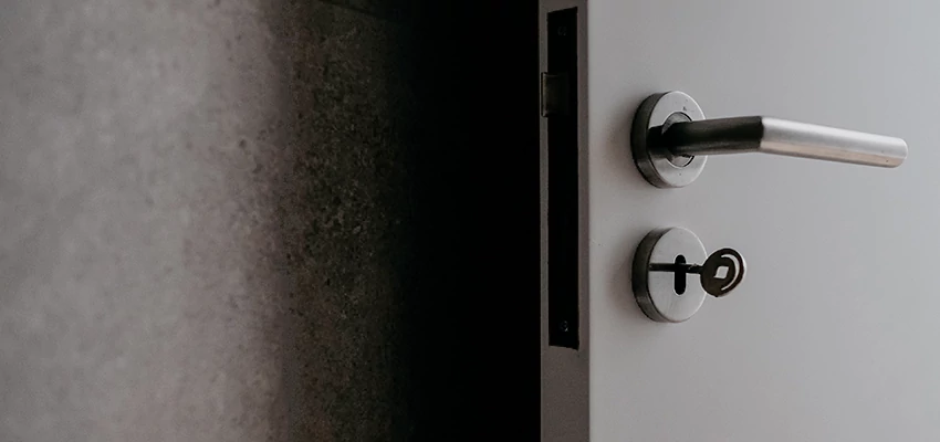 Front Door Handle Repair And Installation in Artesia, CA